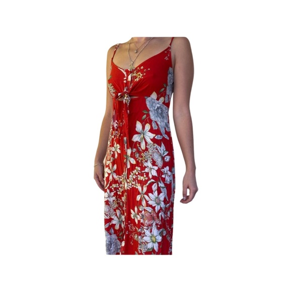 Urban Outfitters Dresses & Skirts - Pull & bear-Red flowery dress🌸